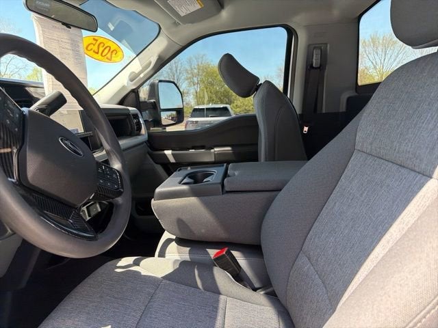 2025 Ford Super Duty F-350 SRW XL