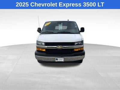 2025 Chevrolet Express Passenger 1LT