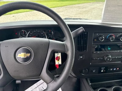 2025 Chevrolet Express Passenger 1LT