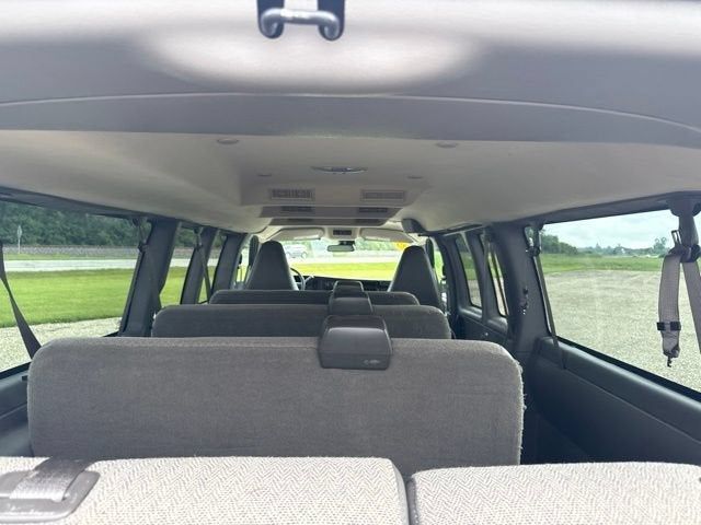 2025 Chevrolet Express Passenger 1LT