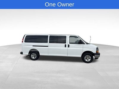 2025 Chevrolet Express Passenger 1LT