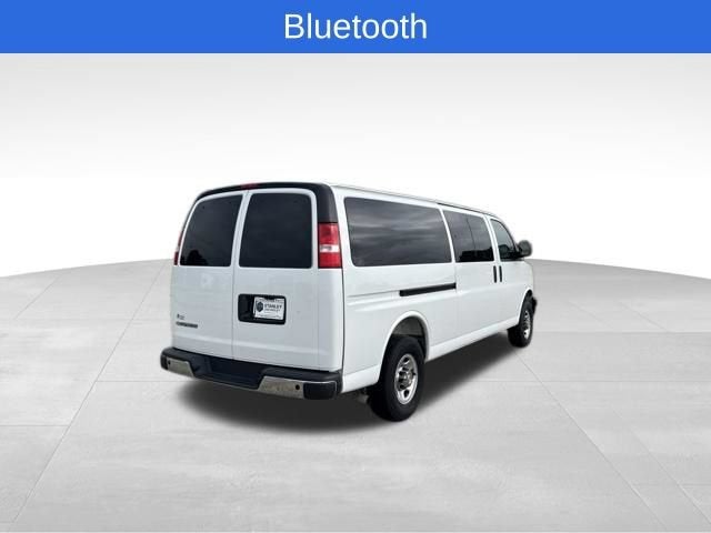 2025 Chevrolet Express Passenger 1LT