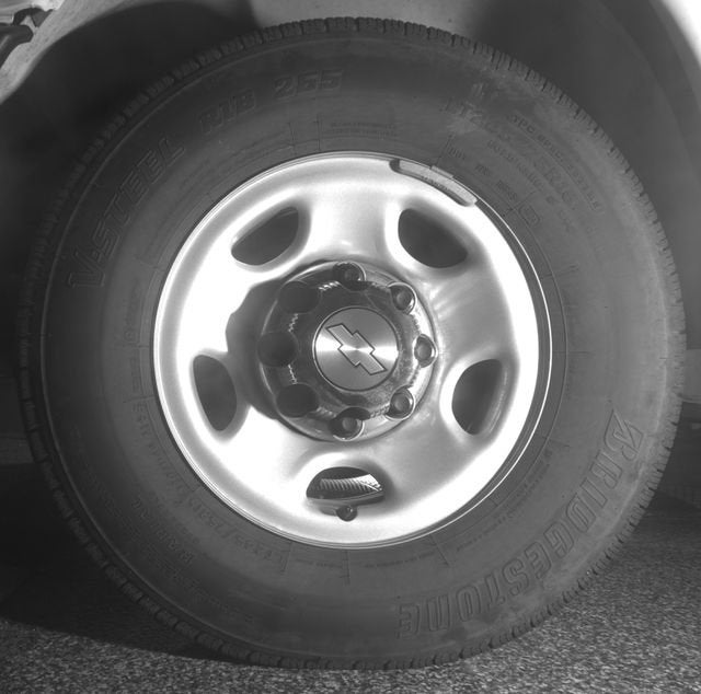 2025 Chevrolet Express Passenger 1LT