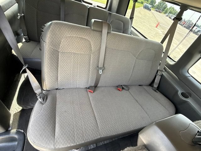 2025 Chevrolet Express Passenger 1LT
