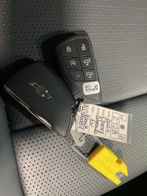 2024 Chevrolet Silverado EV RST