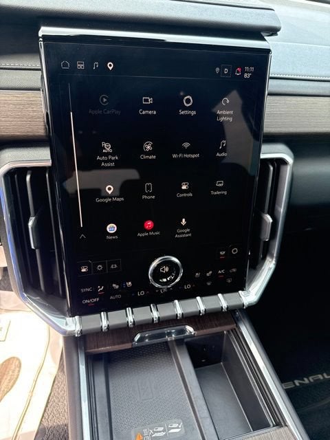 2025 GMC Acadia Denali