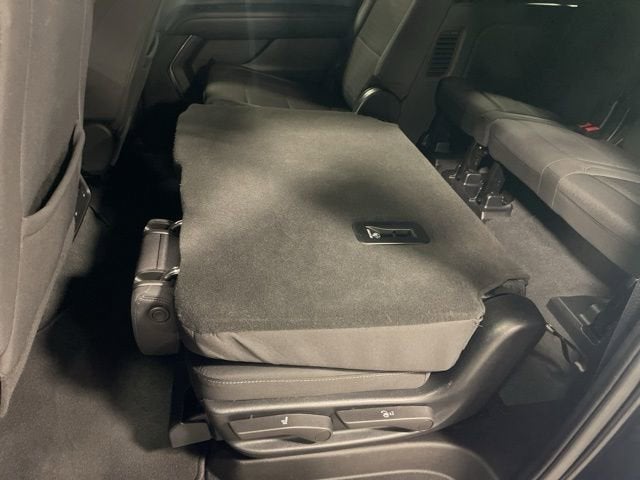 2023 Chevrolet Suburban LS