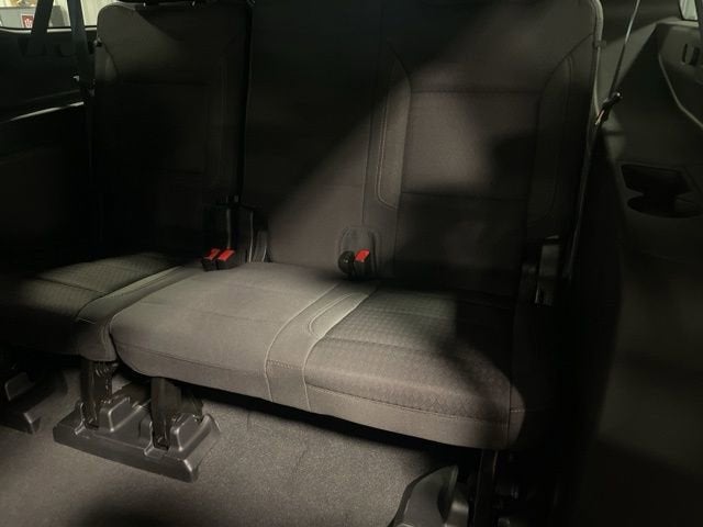 2023 Chevrolet Suburban LS