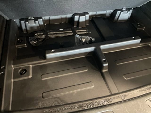 2023 Chevrolet Suburban LS