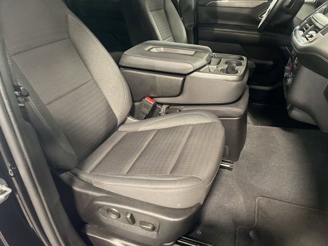 2023 Chevrolet Suburban LS