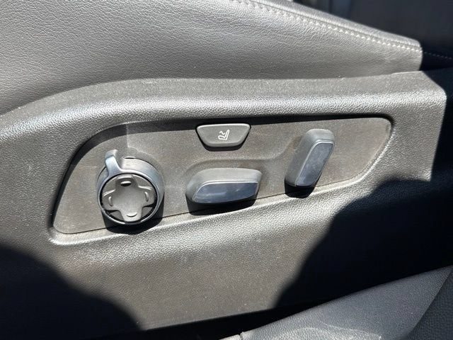 2023 Cadillac XT4 AWD Premium Luxury
