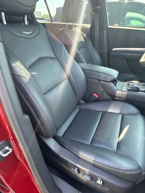 2023 Cadillac XT4 AWD Premium Luxury