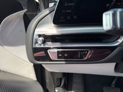 2024 Cadillac LYRIQ Luxury 2