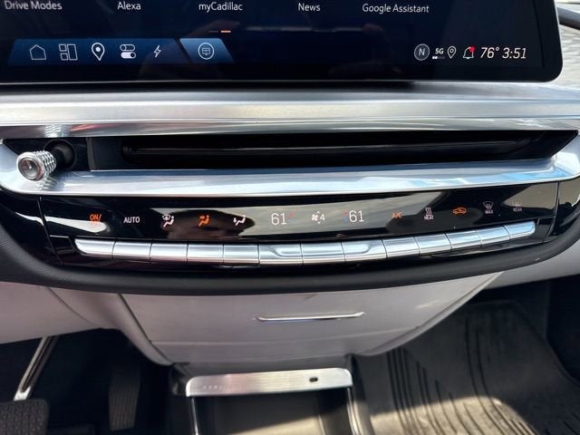 2024 Cadillac LYRIQ Luxury 2
