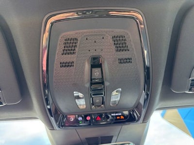 2024 Cadillac LYRIQ Luxury 2
