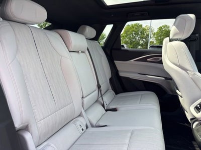 2024 Cadillac LYRIQ Luxury 2