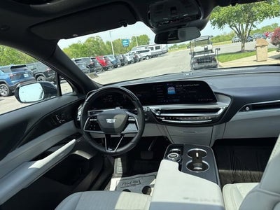2024 Cadillac LYRIQ Luxury 2