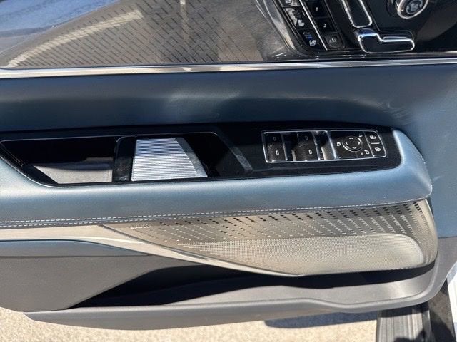 2025 Cadillac ESCALADE IQ Luxury 2