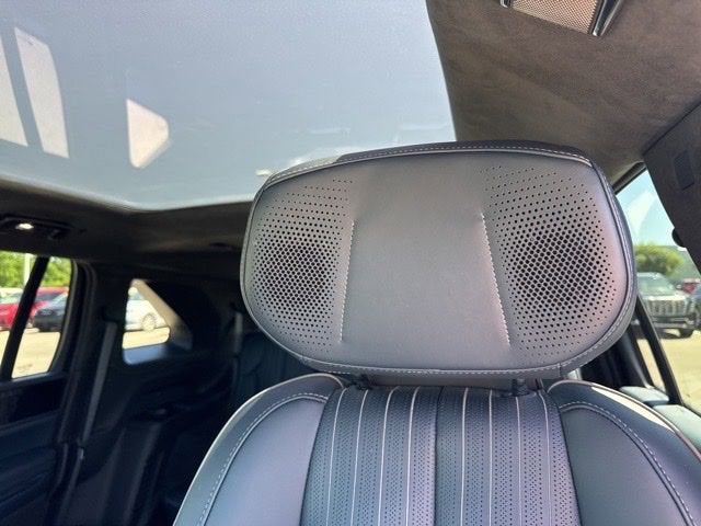 2025 Cadillac ESCALADE IQ Luxury 2