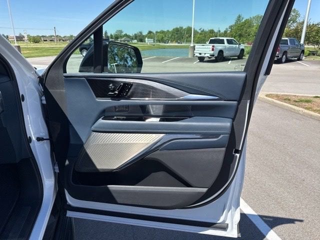 2025 Cadillac ESCALADE IQ Luxury 2
