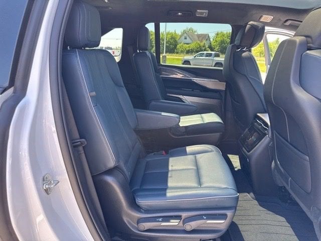 2025 Cadillac ESCALADE IQ Luxury 2