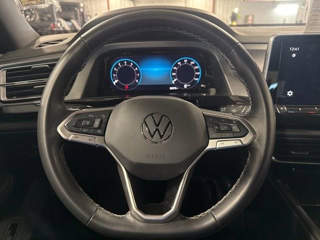 2025 Volkswagen Atlas Cross Sport 2.0T SE w/Technology