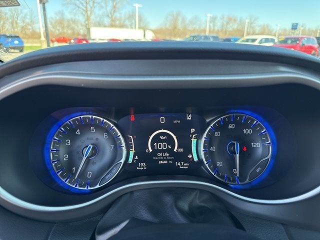 2025 Chrysler Pacifica Select