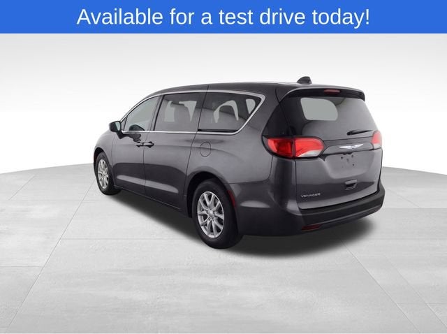 2023 Chrysler Voyager LX