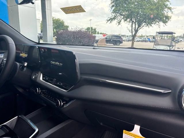 2027 Chevrolet Equinox LT - Photo 12