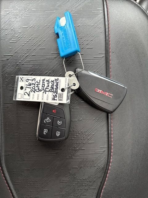 2023 GMC Sierra 1500 AT4X