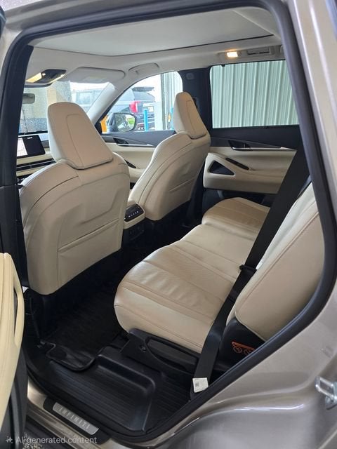 2023 INFINITI QX60 LUXE