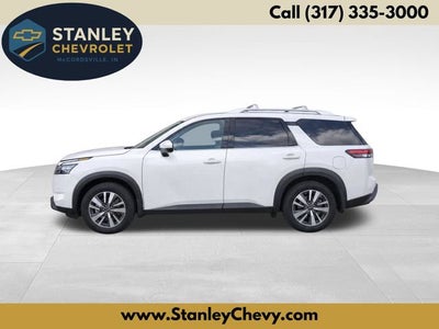 2023 Nissan Pathfinder SL