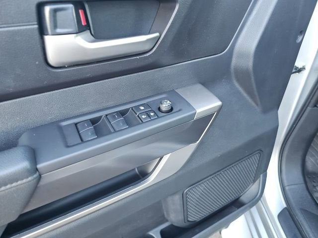 2022 Toyota Tundra 4WD SR5