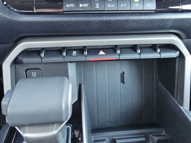 2022 Toyota Tundra 4WD SR5