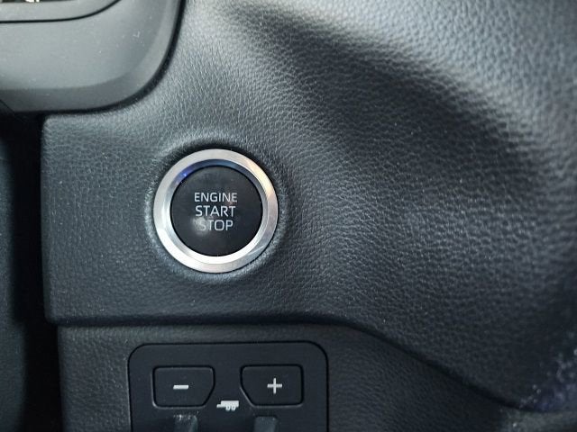 2022 Toyota Tundra 4WD SR5