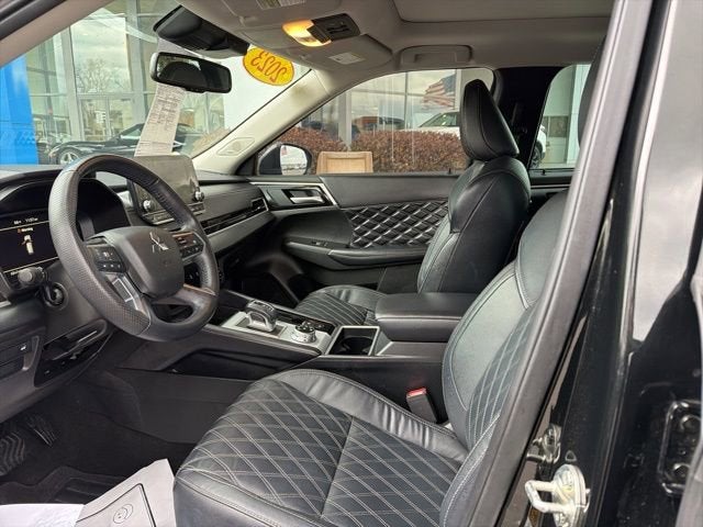 2023 Mitsubishi Outlander SEL