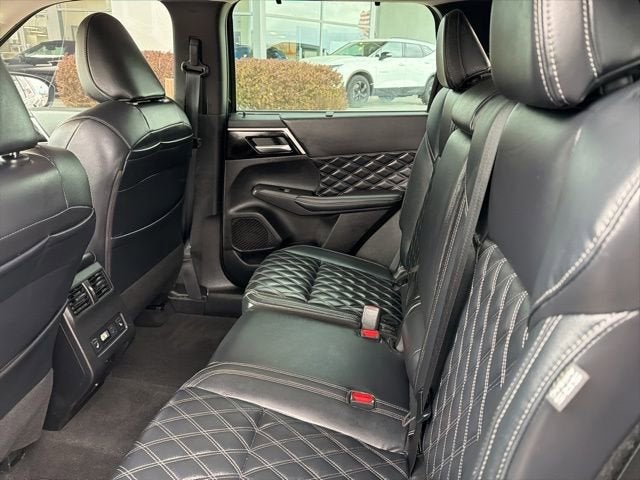 2023 Mitsubishi Outlander SEL