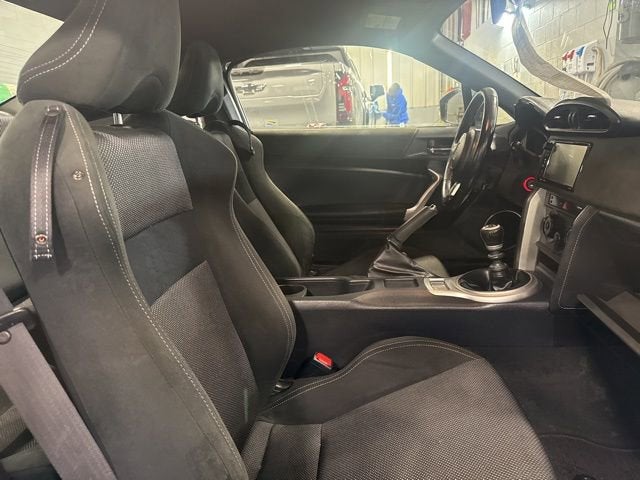 2017 Toyota 86 2DR CPE MT