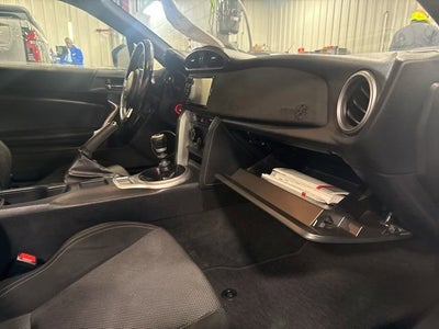 2017 Toyota 86 2DR CPE MT