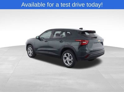 2025 Chevrolet Trax LS