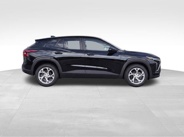 2026 Chevrolet Trax LS - Photo 7