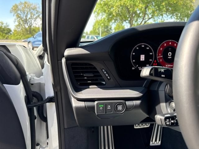 2025 Porsche 911 Carrera