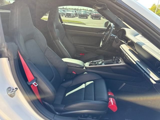 2025 Porsche 911 Carrera