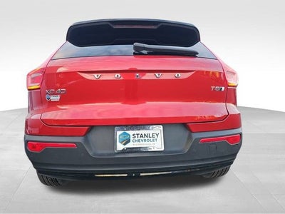 2021 Volvo XC40 R-Design