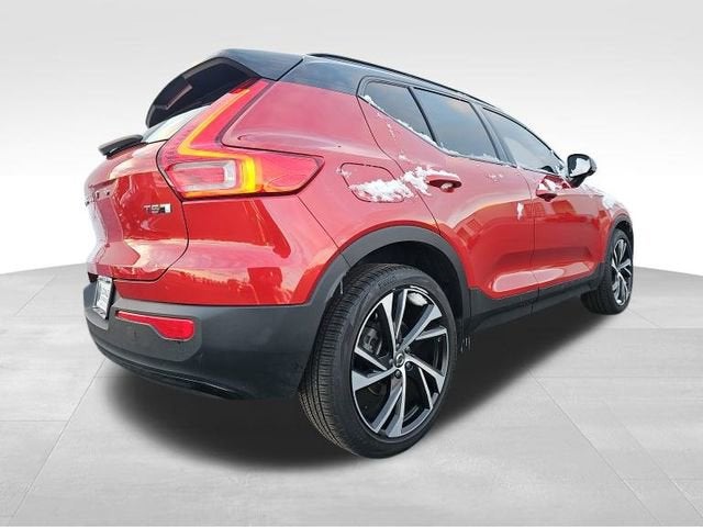 2021 Volvo XC40 R-Design