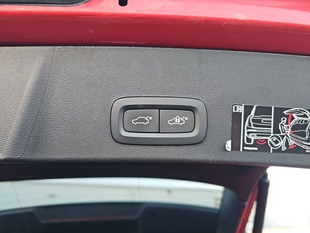 2021 Volvo XC40 R-Design