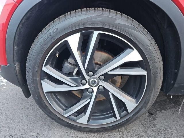 2021 Volvo XC40 R-Design