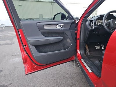 2021 Volvo XC40 R-Design