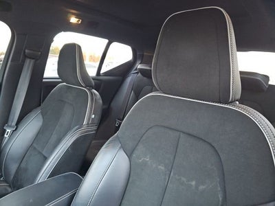 2021 Volvo XC40 R-Design