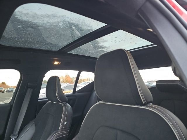 2021 Volvo XC40 R-Design